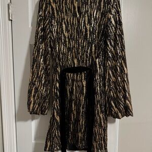 Betsy & Adam Black and Gold Long Sleeve Dress
